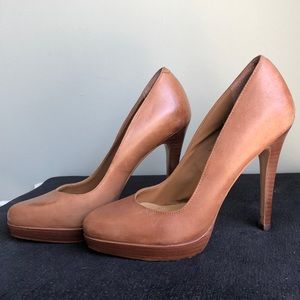 Pumps with wood details